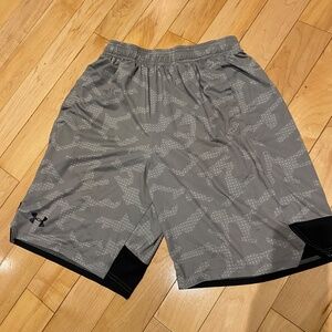 Under Armour - men's small short
